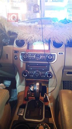 لاند روفر LR4